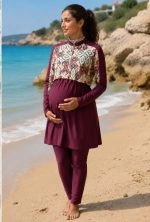 Burkini de grossesse bordeaux avec empiècement géométrique