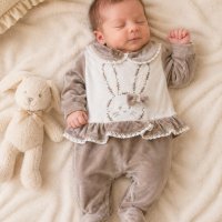 Grenouillère velours bébé fille beige motif lapin 12648